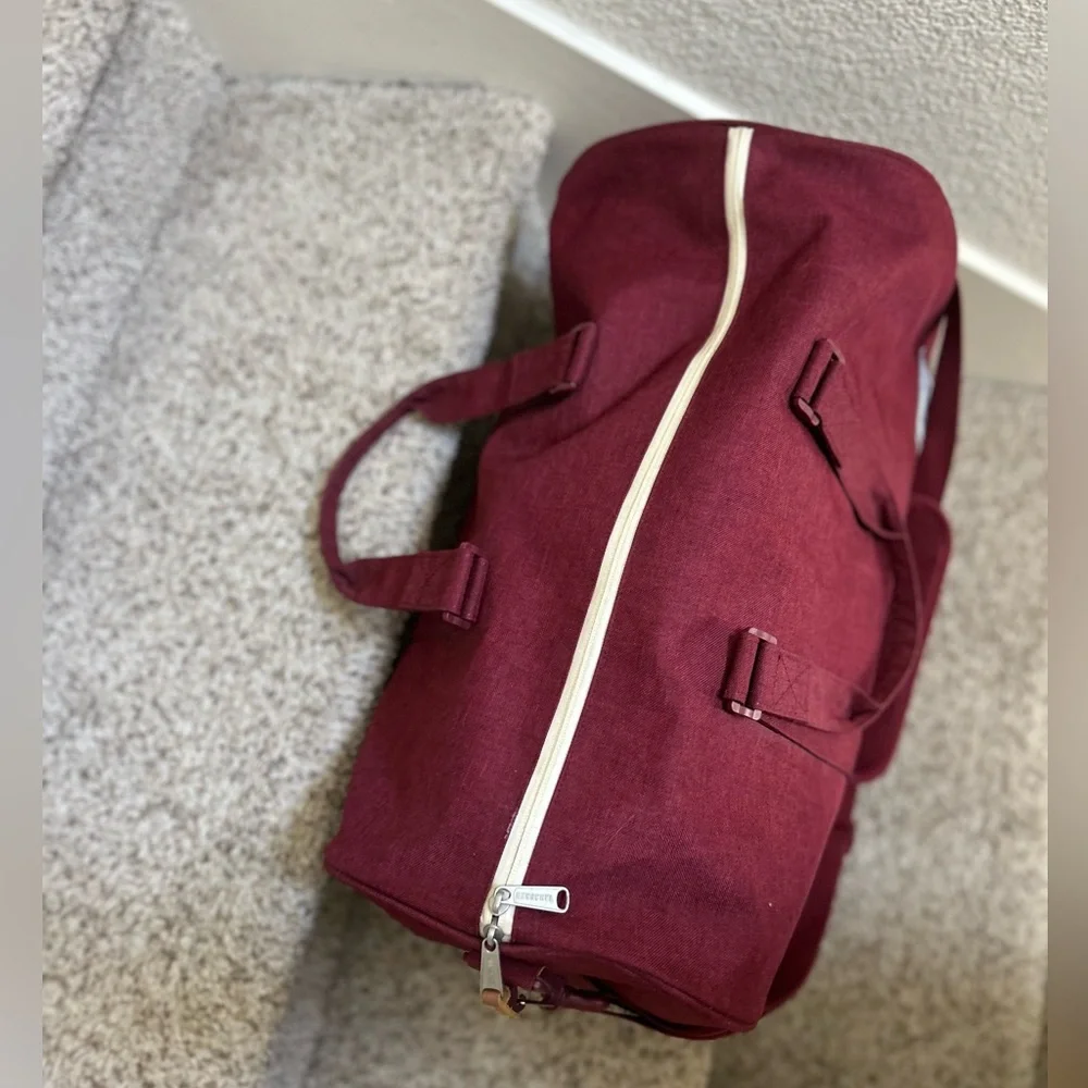 Herschel Supply Company Red Duffel Bag with strap Durable Travel Essential - Picture 2 of 11